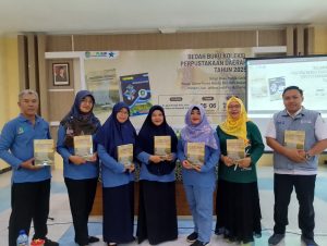 10 GTK SMPN 3 Banyuwangi Berkontribusi dalam Buku Antologi Toponimi Wilayah Banyuwangi