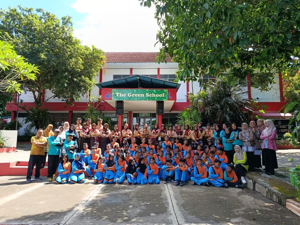 SMPN 3 Banyuwangi Terima Kunjungan Studi Tiru Pengelolaan Sampah dari SDN Pengantigan